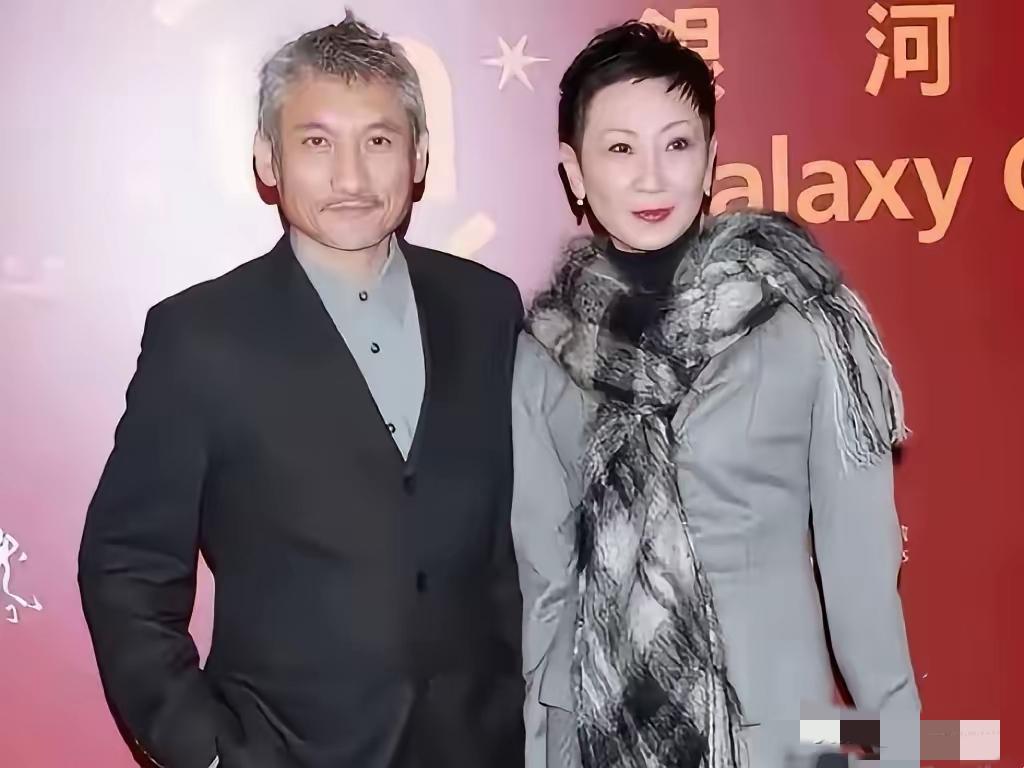 徐克的“老爷”外号是有来历的。施南生说，当年他们的电影工作室搬到一个带院子