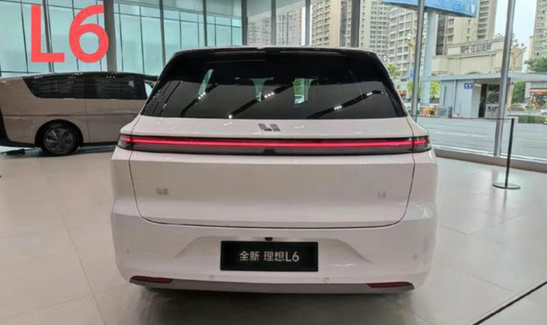 理想L6对比L7，L6更值得推荐！开门见山我认为理想L6对比L7，L6更