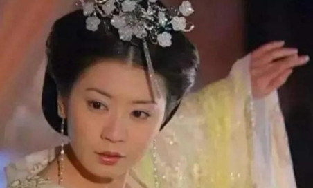 2009年，贾静雯生了一个女儿，婆婆十分生气。后来贾静雯离婚，婆婆高兴坏了。以为