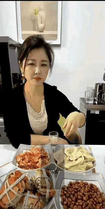 你说现在找媳妇，光看长相和条件有啥用？说白了，过日子得实在！我邻居大哥，媳妇