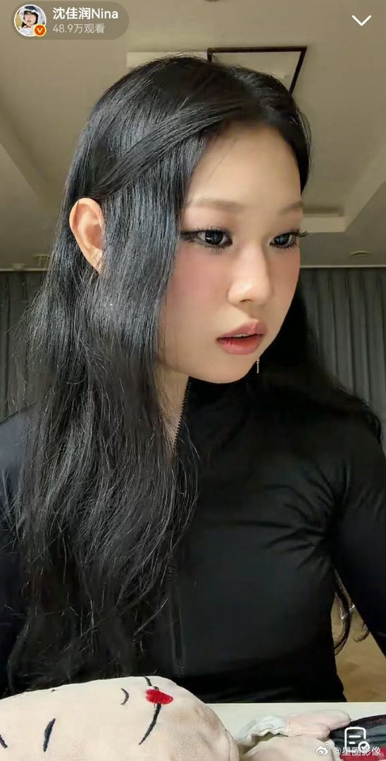 沈佳润唱小沈阳魔改版why沈佳润好像真的继承了小沈阳所有的优点，说话搞笑唱歌也好