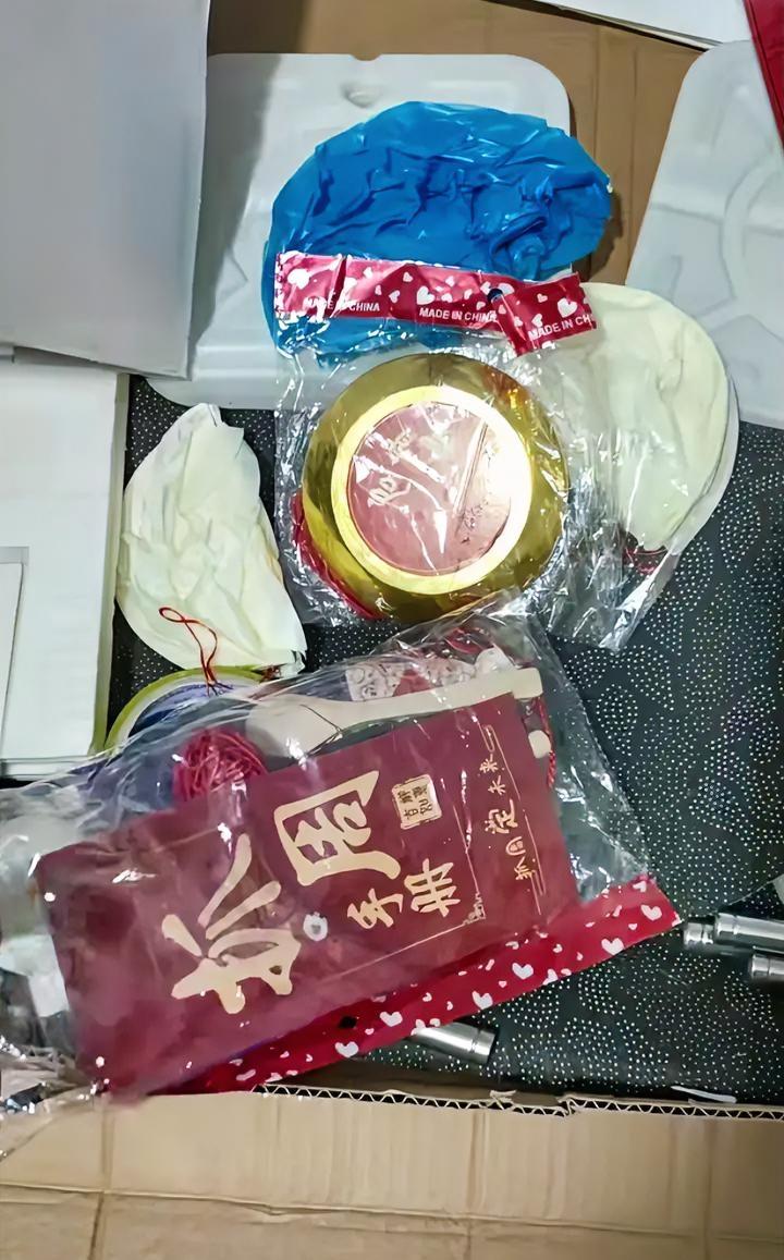 真会过日子，孩子抓周礼道具，用完了再退？某些家长可给孩子积点德吧。谁家孩子不抓