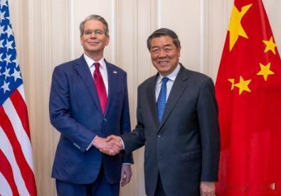 中美在巴黎的会谈终于落下帷幕，美国财长贝森特表示，这一天半的谈判很好，非常有建设
