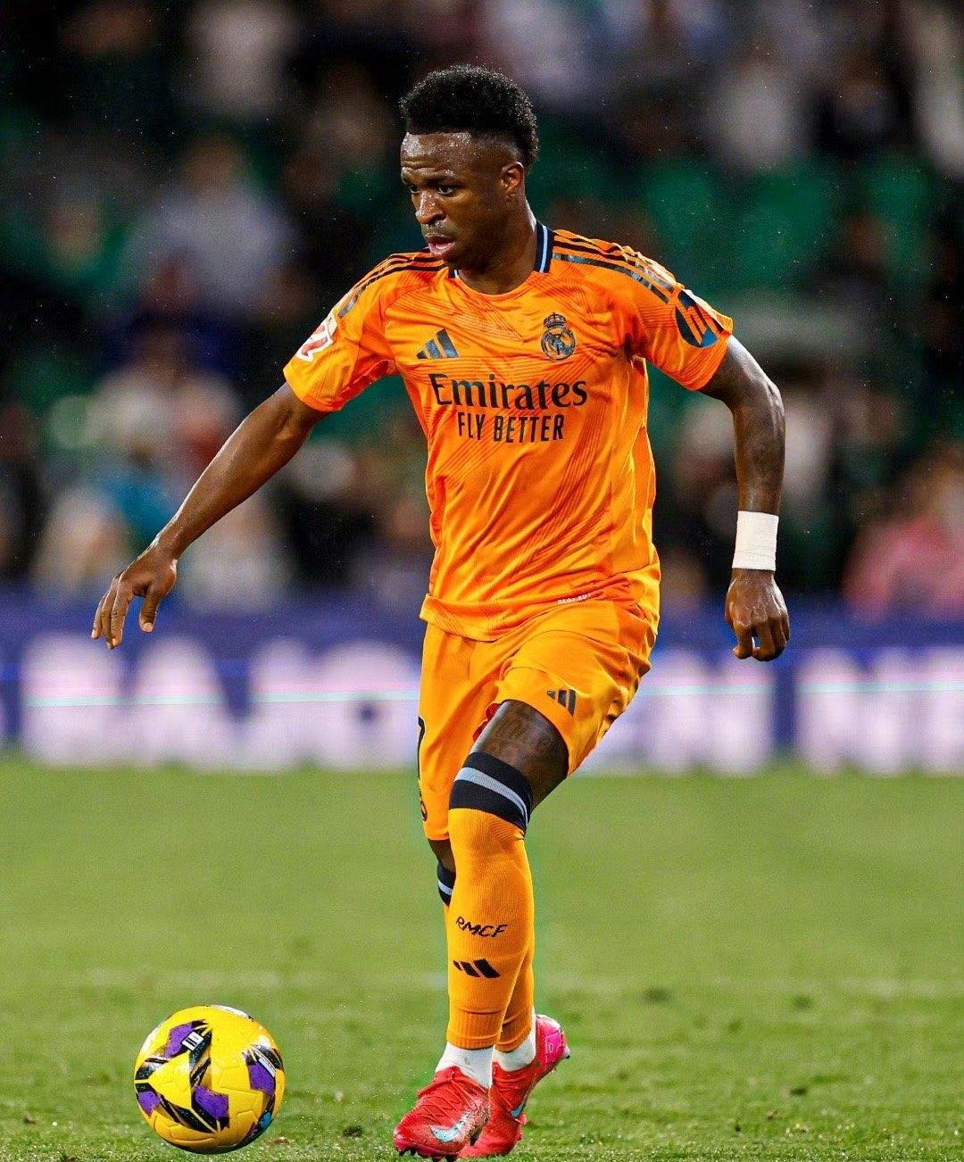 欧洲转会新闻汇总！★分手快乐！维尼修斯与皇马主帅阿隆索的关系已降至冰点，小熊