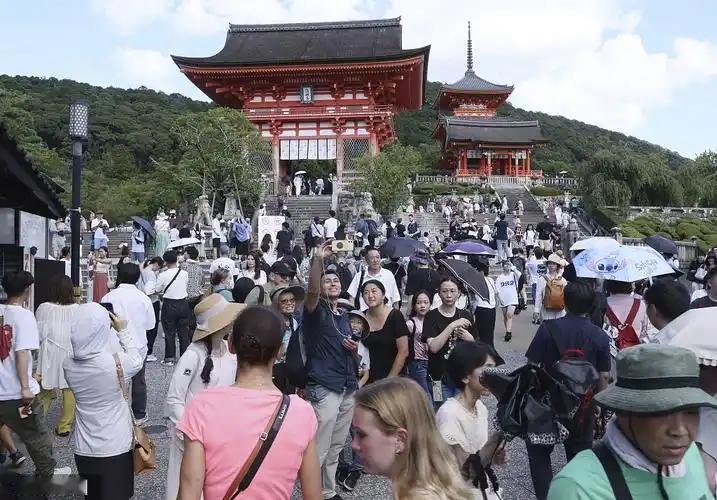 日本觉得中国只会退让，认定咱们游客就算涨价也愿意去日本，就算价钱涨五倍，照样有人