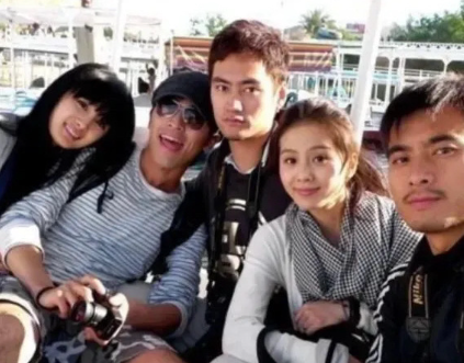 要是这些明星还能合体录制一季《花儿与少年》，服务器应该会瘫痪吧？