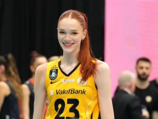 女排欧冠半决赛将上演土超意甲巅峰对决。朱婷面对旧主。北京时间03月20日凌晨，