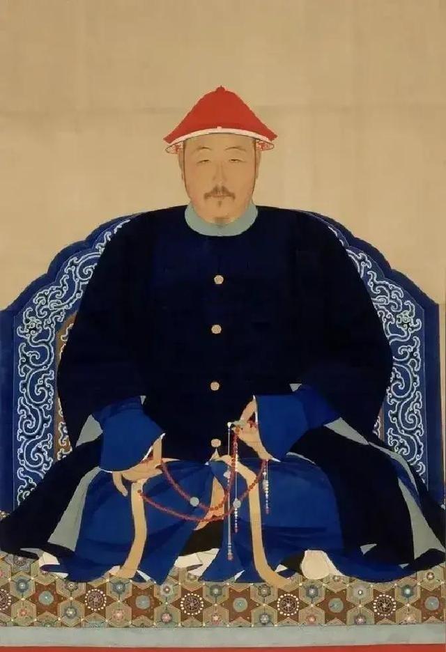 雍正死了以后，乾隆下令，释放自己十叔和十四叔，不再囚禁二人。老十四胤禵走出囚所，