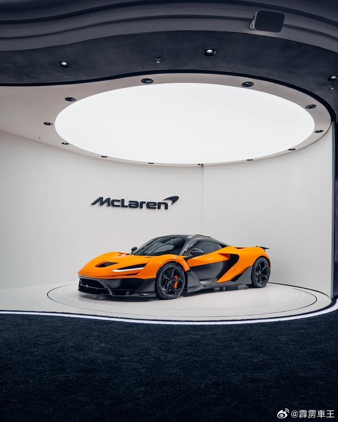 全场迈凯伦齐聚，每一台都是速度与颜值的天花板。气场拉满，姿态炸裂，喜欢哪一辆直