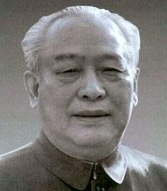 1960年，石油部长余秋里为救大庆油田，请求罗瑞卿派飞机运5吨焊条，却被怒斥：“