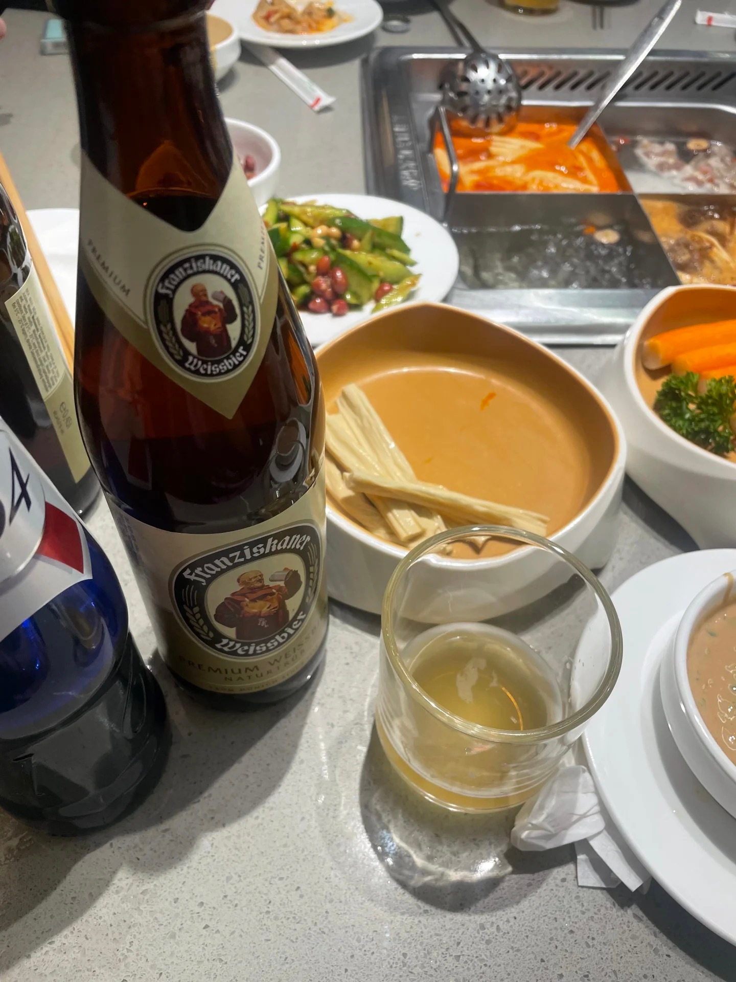 好累啊。真的需要酒精麻痹自己的身体了。​​​