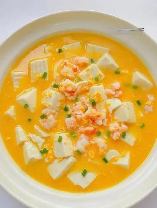 虾仁豆腐———一道鲜美的海鲜美味虾仁豆腐的完美做法与营养解析：一份鲜美又健