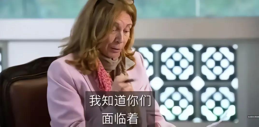 新加坡芯片站队这事儿！美国记者追问黄循财，咋阻止先进芯片流入中国，人家直接拍胸脯