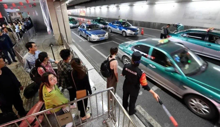 在杭州东站坐出租车有省钱技巧? 我们去实探求证了一番