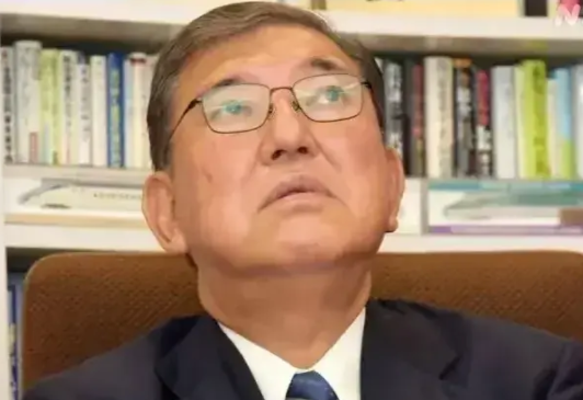 日本首相彻底寒心了！外媒于5月3日披露消息称，美国已正式对进口汽车零部件加征25