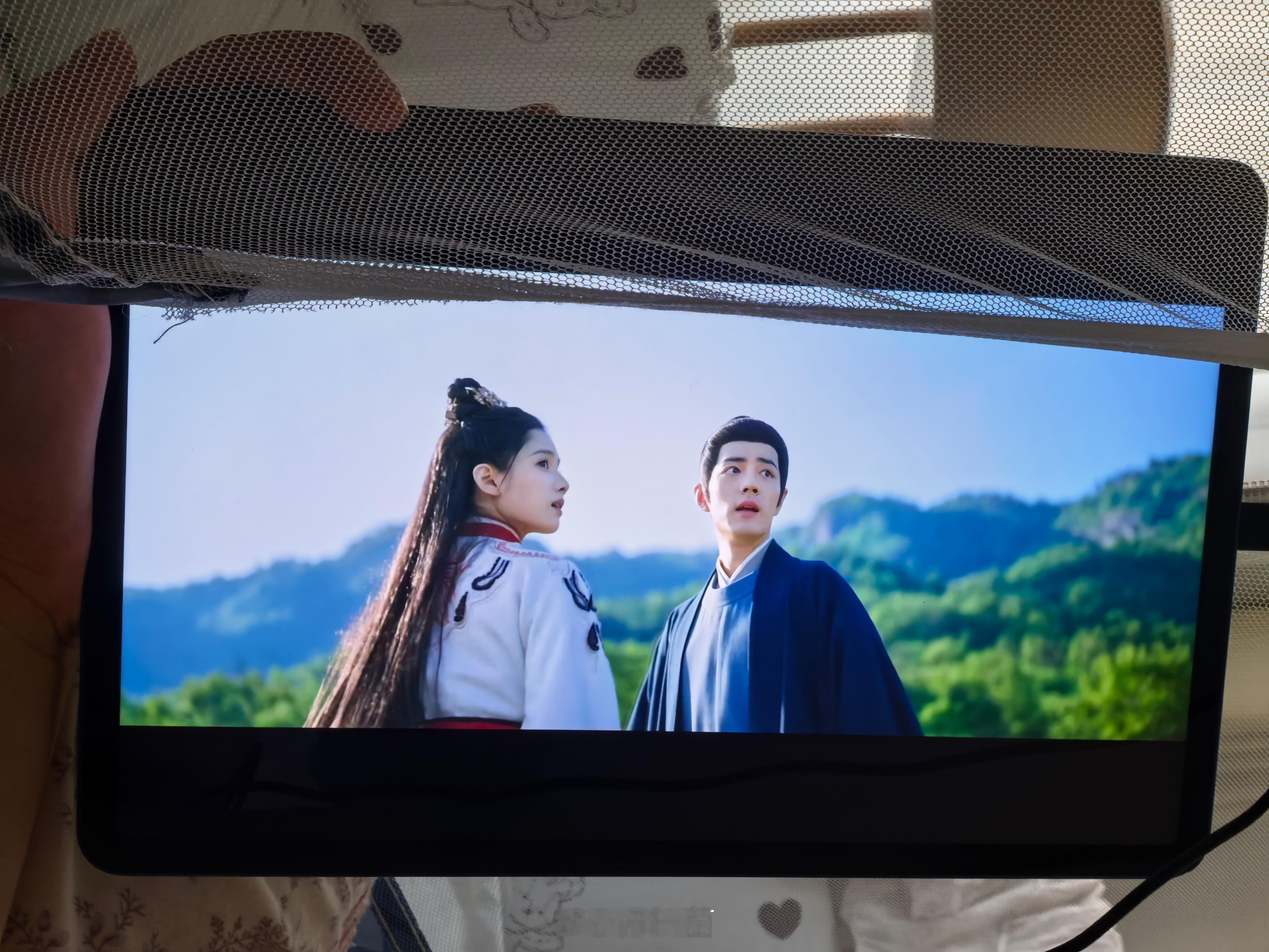 遇到肖战但没认出来以前总觉着xz是花瓶，自从看完他演的《臧海传》，我觉着他真的