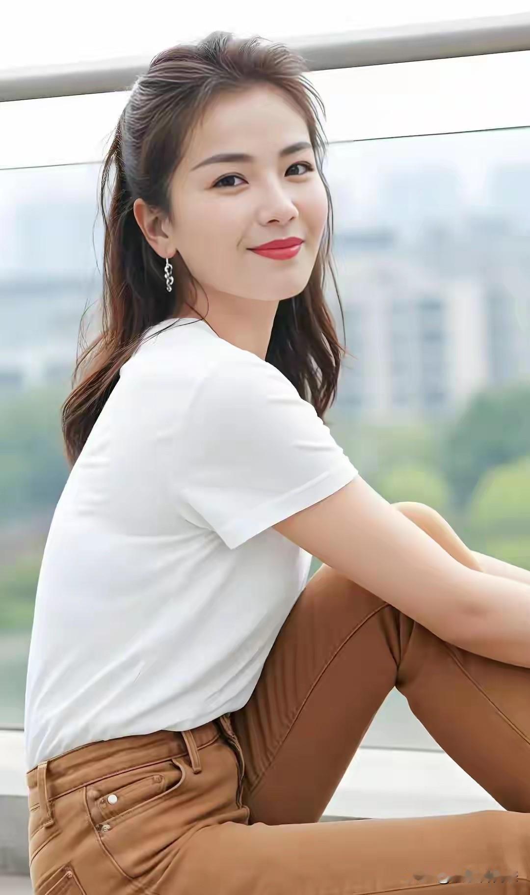 刘涛这女人，真的太狠了！结婚才一年，王珂破产欠了4个亿。她没跑，反而复出拍戏