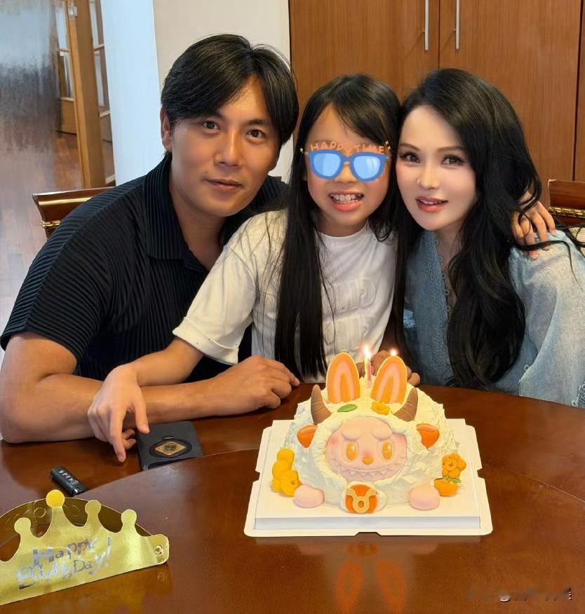 秦昊48岁生日，伊能静发了长文！5月19号，秦昊迎来了自己48岁的生日，伊