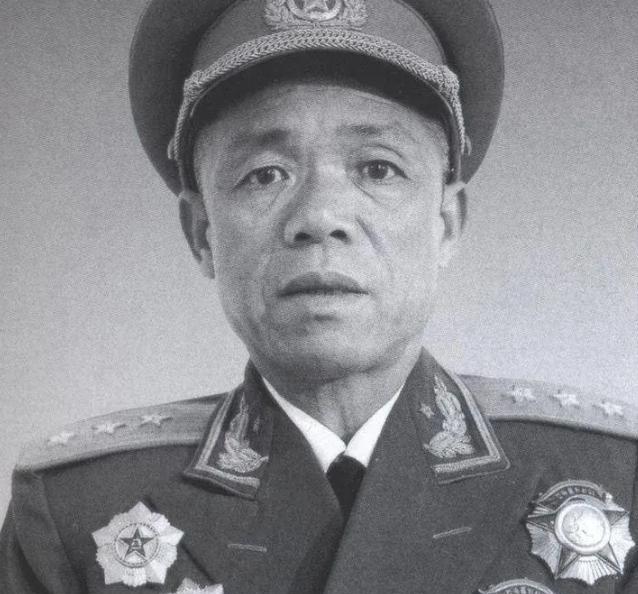 抗美援朝结束后，毛主席让韩先楚去福州军区当司令，他不去，毛主席震怒：“你去也得去