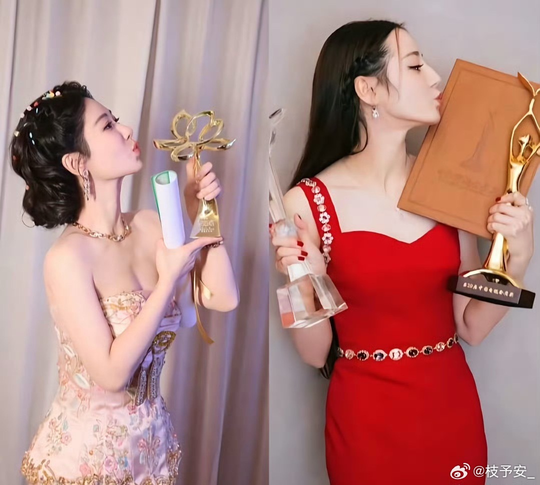 杨紫没点自己的创意，拍照都学迪丽热巴