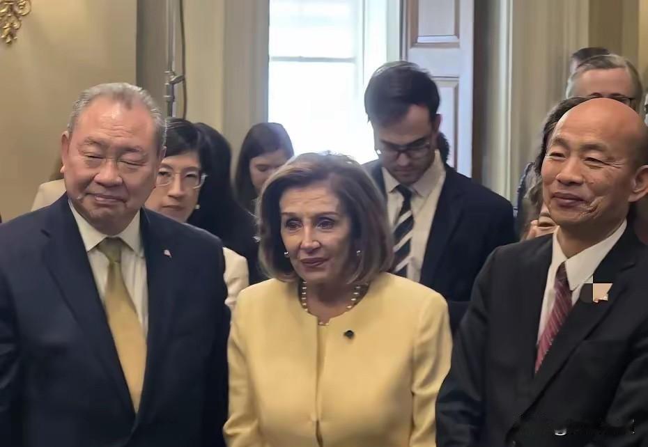 韩国瑜与佩洛西会面韩国瑜这次去美国，动静真不小。他作为台立法机构负责人，