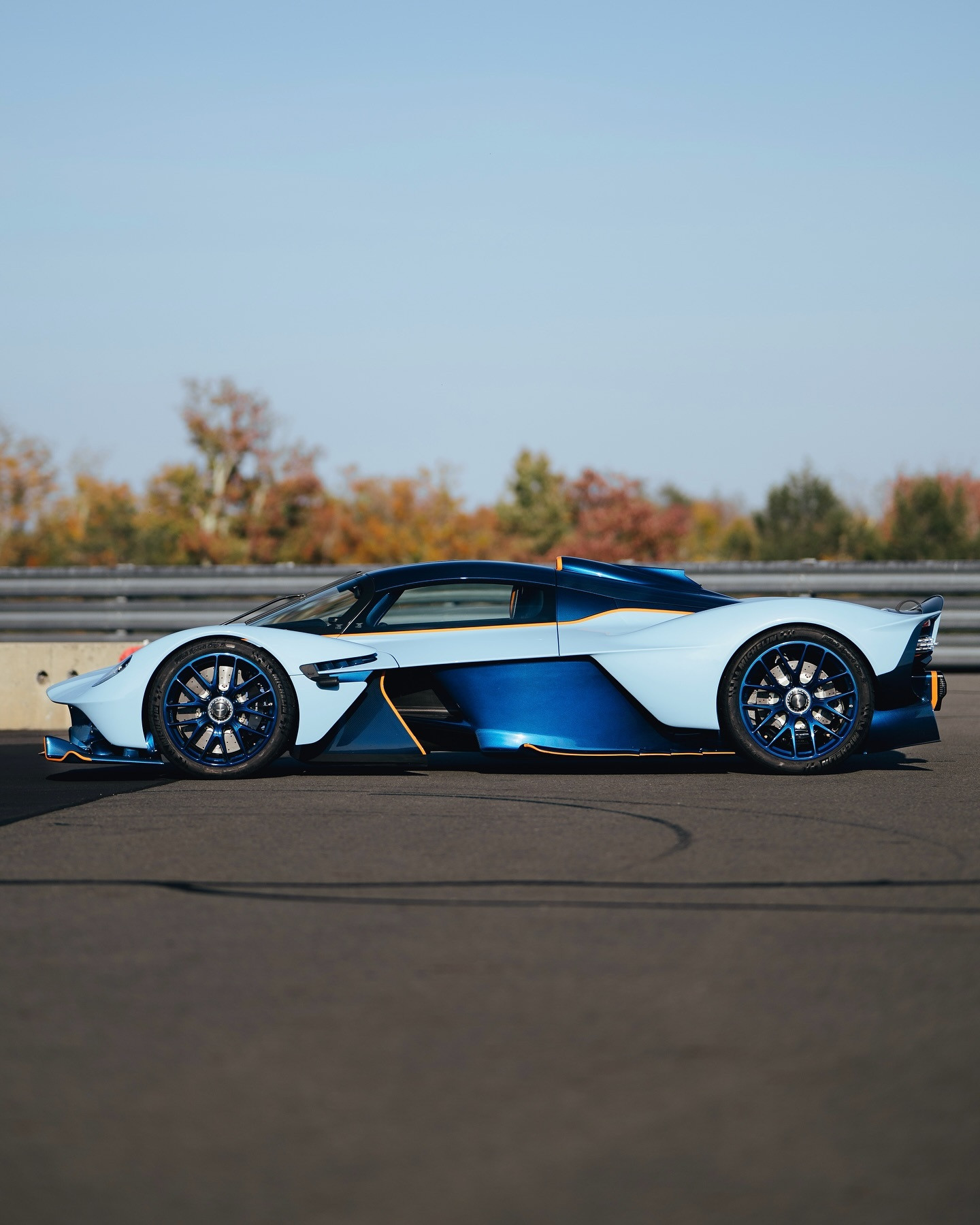 AstonMartinValkyrieastonmartin阿斯顿马丁​