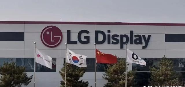 三星、东芝走了，部分工厂搬去越南。阿迪耐克也走了，一部分生产线迁到了越南，现在就