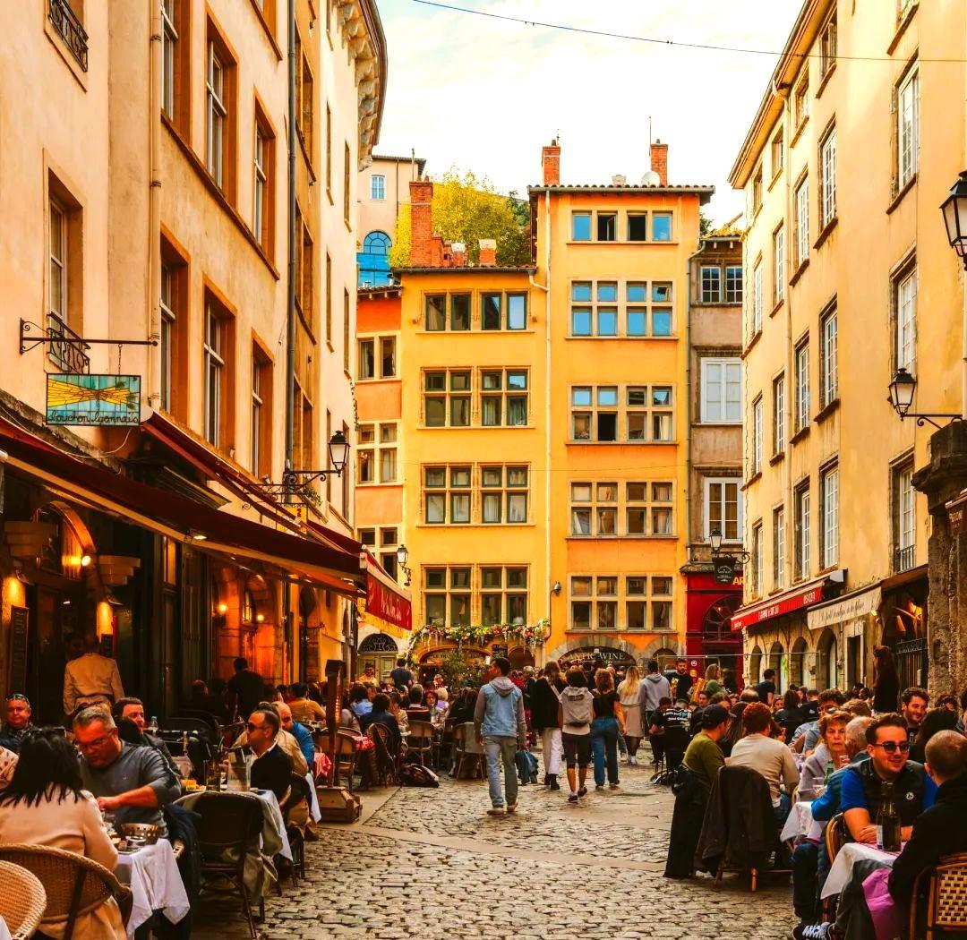 为什么法国人那么懒，整天休息，法国国内生产总值还那么高，科技还那么发达？其实