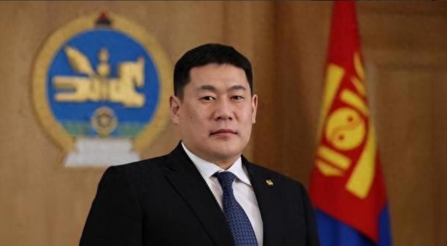 ·蒙古国前总理奥云额尔登的外交理想似乎是很“远大”，他推行的“第三邻国”，要卖稀
