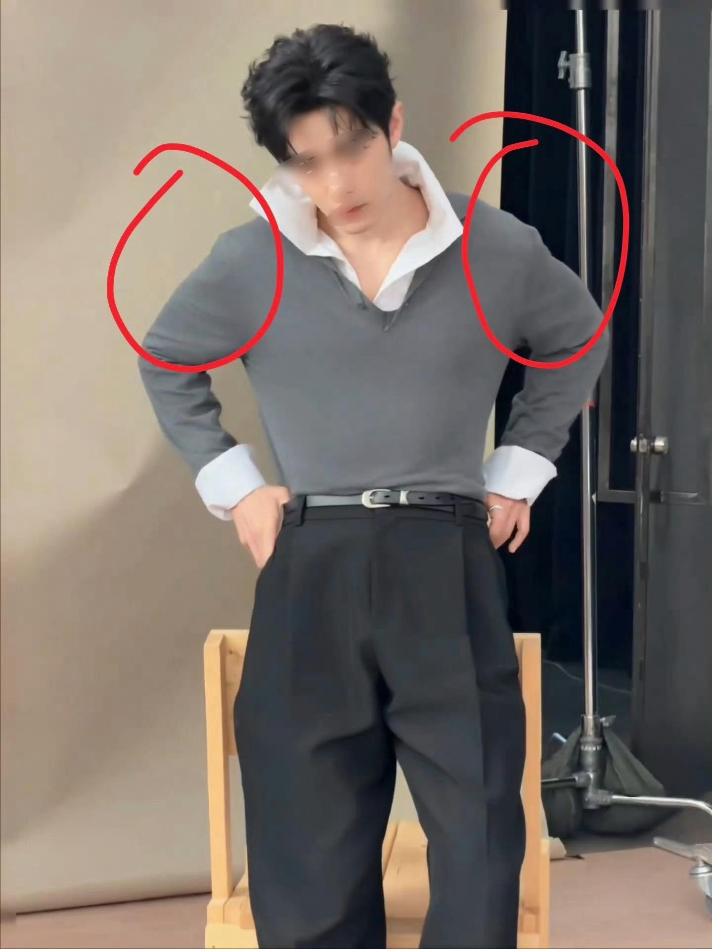 这肩膀区域怎么疑似有不明物体​​​