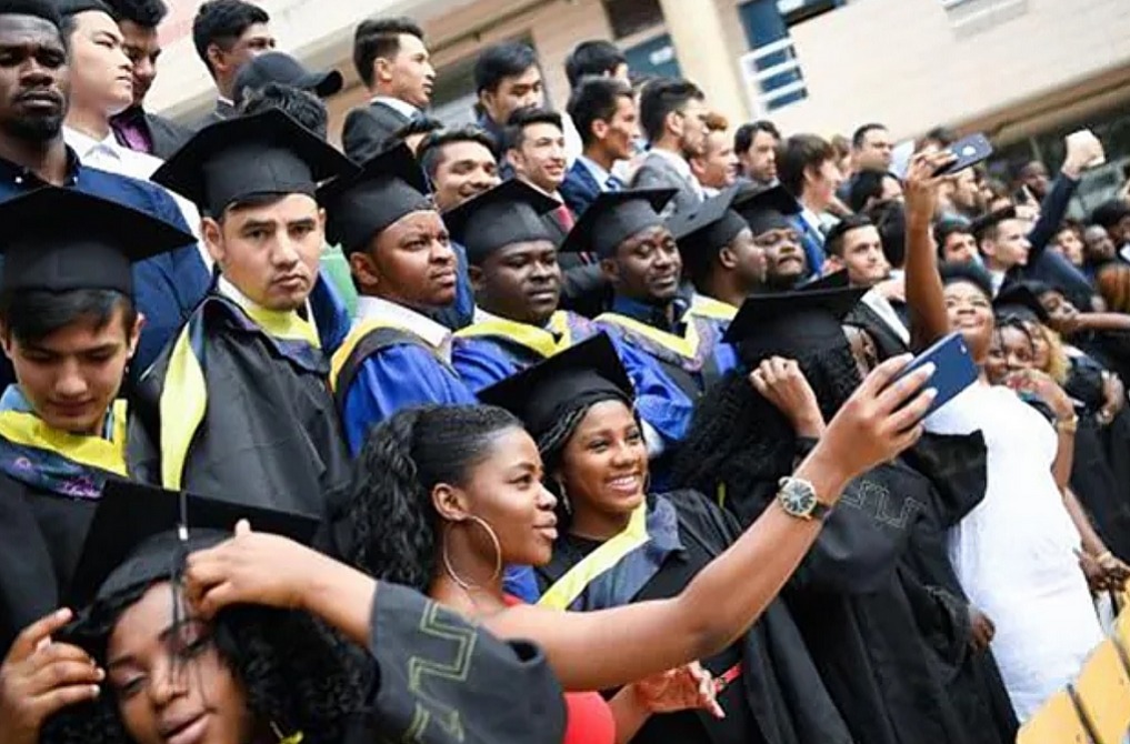 留学质疑声起，大学该何去何从？最近有个德国学生接受采访称，我国某些大学为排名