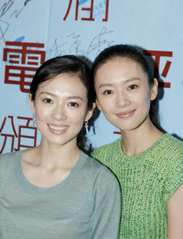 20岁童瑶撞脸26岁章子怡? 同框气质却截然不同
