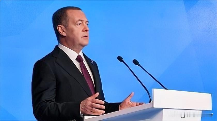 不会就这么算了，俄罗斯发声。就在昨天，俄罗斯安全理事会副主席梅德韦杰夫表示，乌克