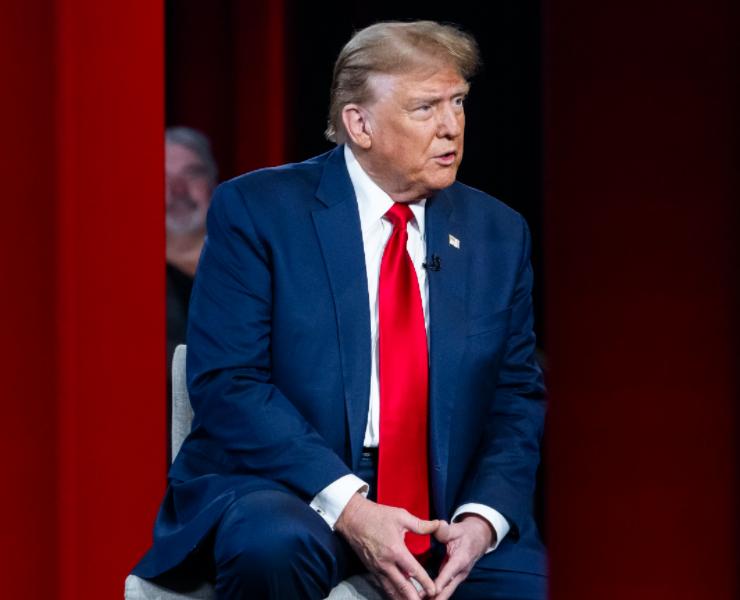 刚刚得到的消息特朗普正式宣布1月27日，美国总统特朗普突然在社交媒体上宣