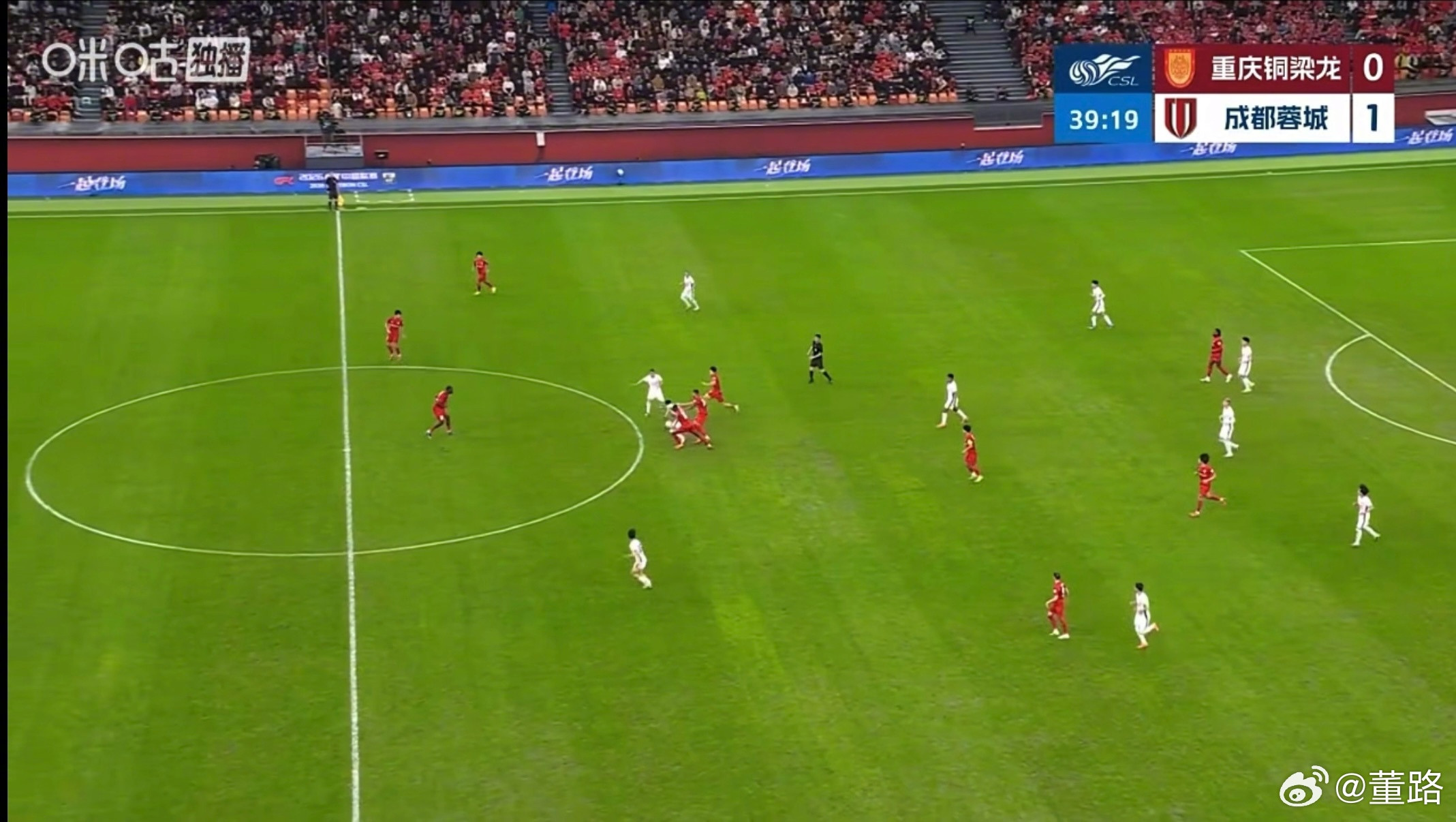 重庆铜梁龙右翼卫上得太大了，真不把韦世豪当干部啊