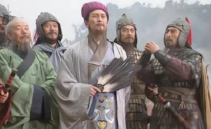 诸葛亮五次北伐中蜀军大将的表现一、第一次北伐（228年春）主要将领：赵云、