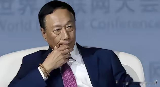 富士康崩得太突然!郭台铭绝对没料到,以前大陆工厂灯火通明的代工巨头,如今像破气球