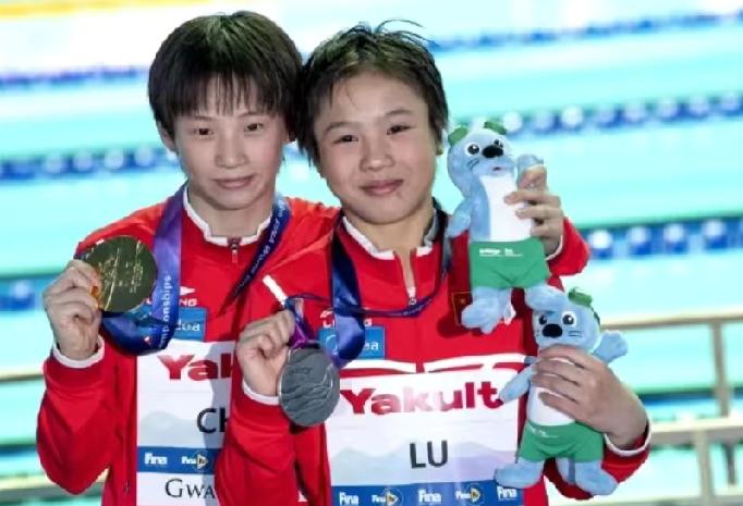 崔家溪进了名单又退了，单人双人全报上却没去成，到底为啥？4月13号中国游泳协