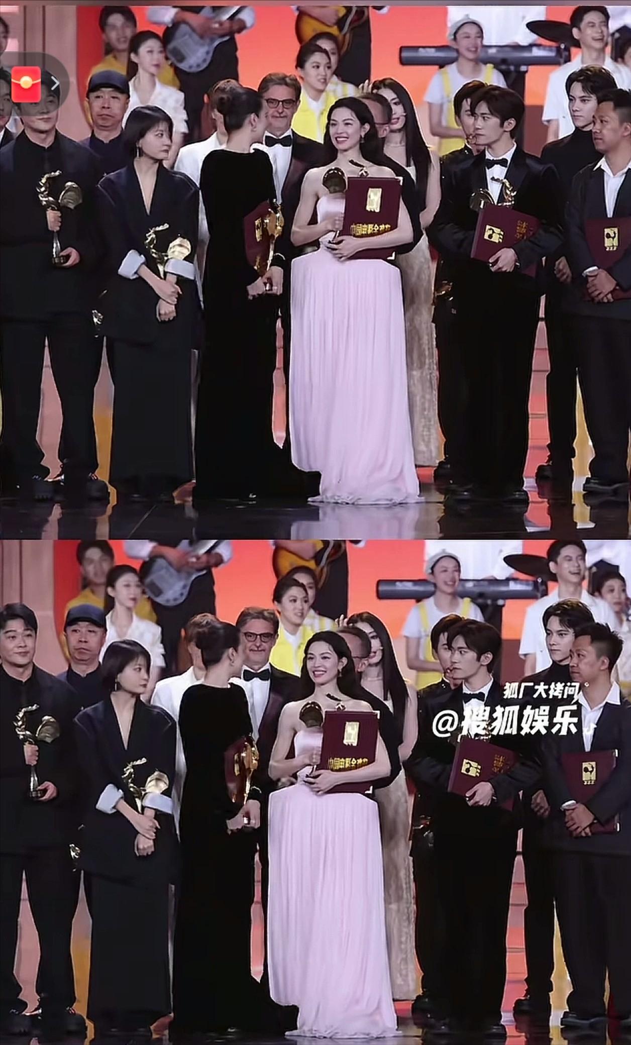 什么叫做乐极生悲？钟楚曦金鸡奖合影事件就是答案什么叫做乐极生悲？看看钟楚曦