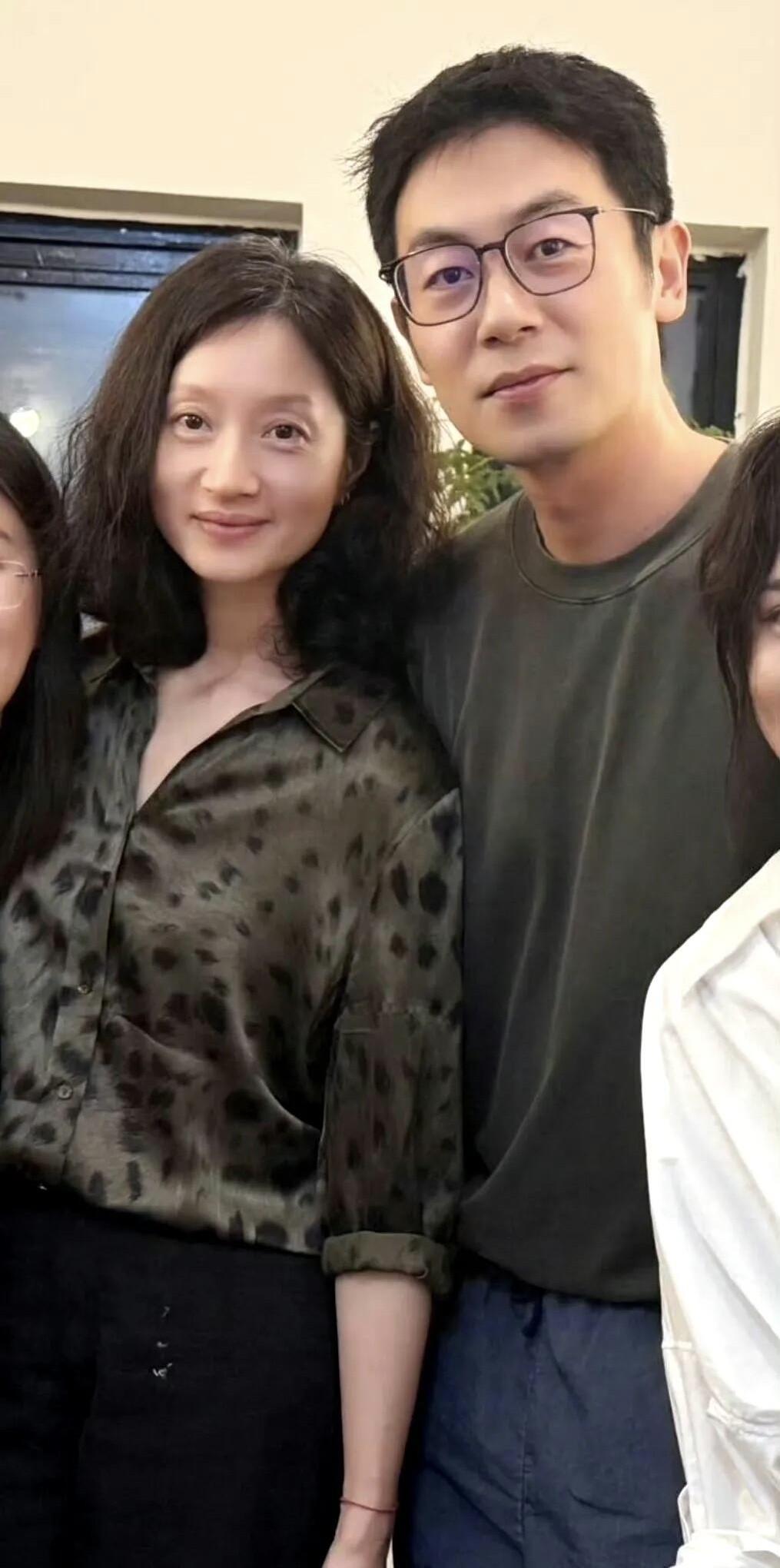 很喜欢的一对明星夫妻，他们踏踏实实过日子，没有绯闻，特别是沈佳妮可以算的上娱乐圈