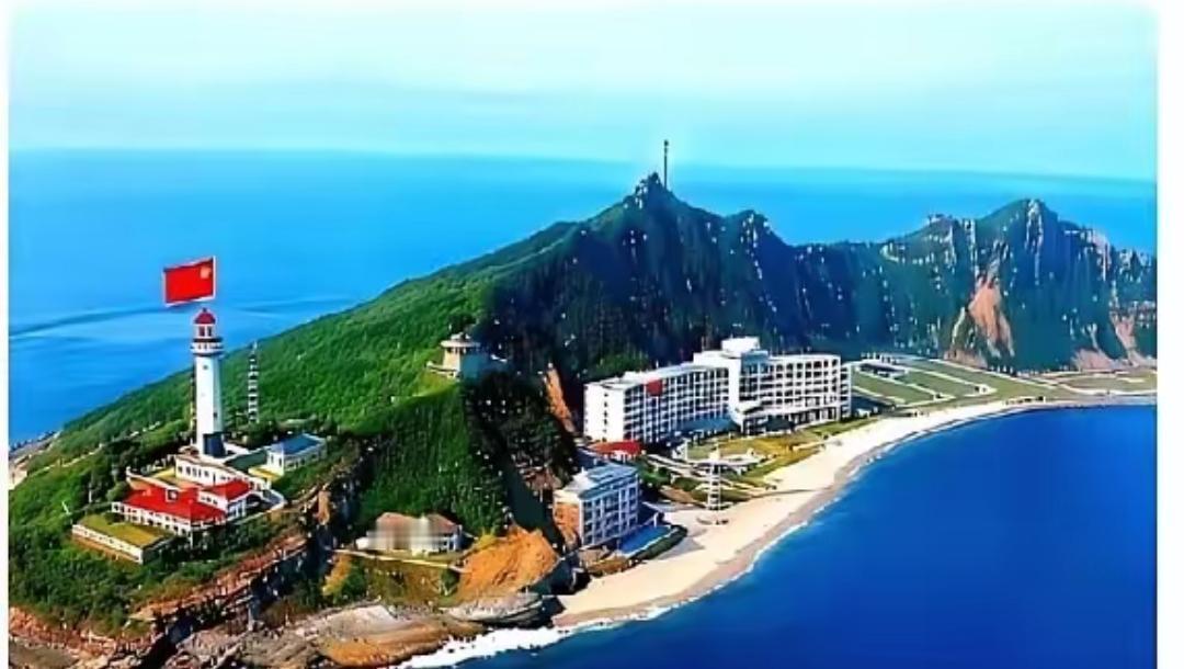 今天才知道钓鱼岛多大钓鱼岛真的只有一个小石头吗？面积3.91平方公里，还有淡水