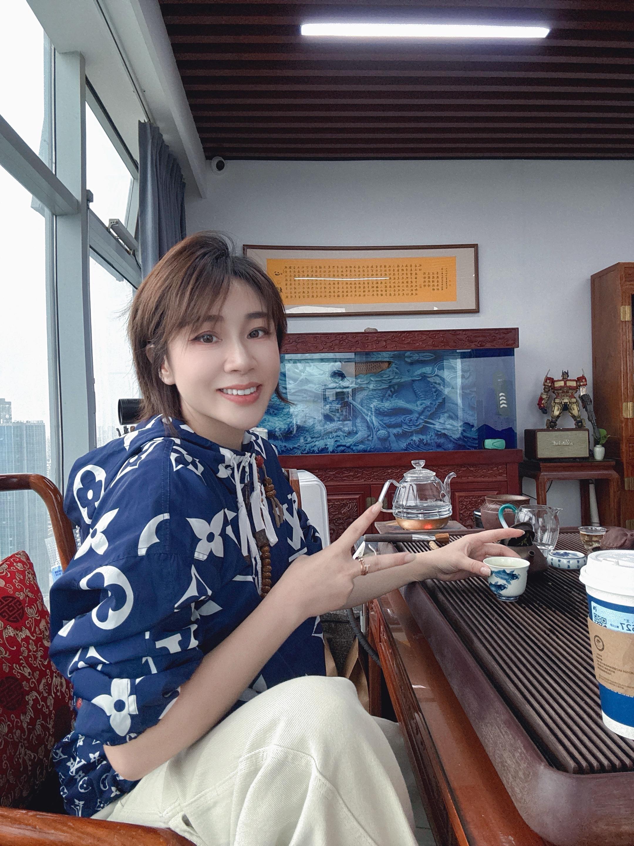本来挺想你的 ，后来喝茶，忘了！