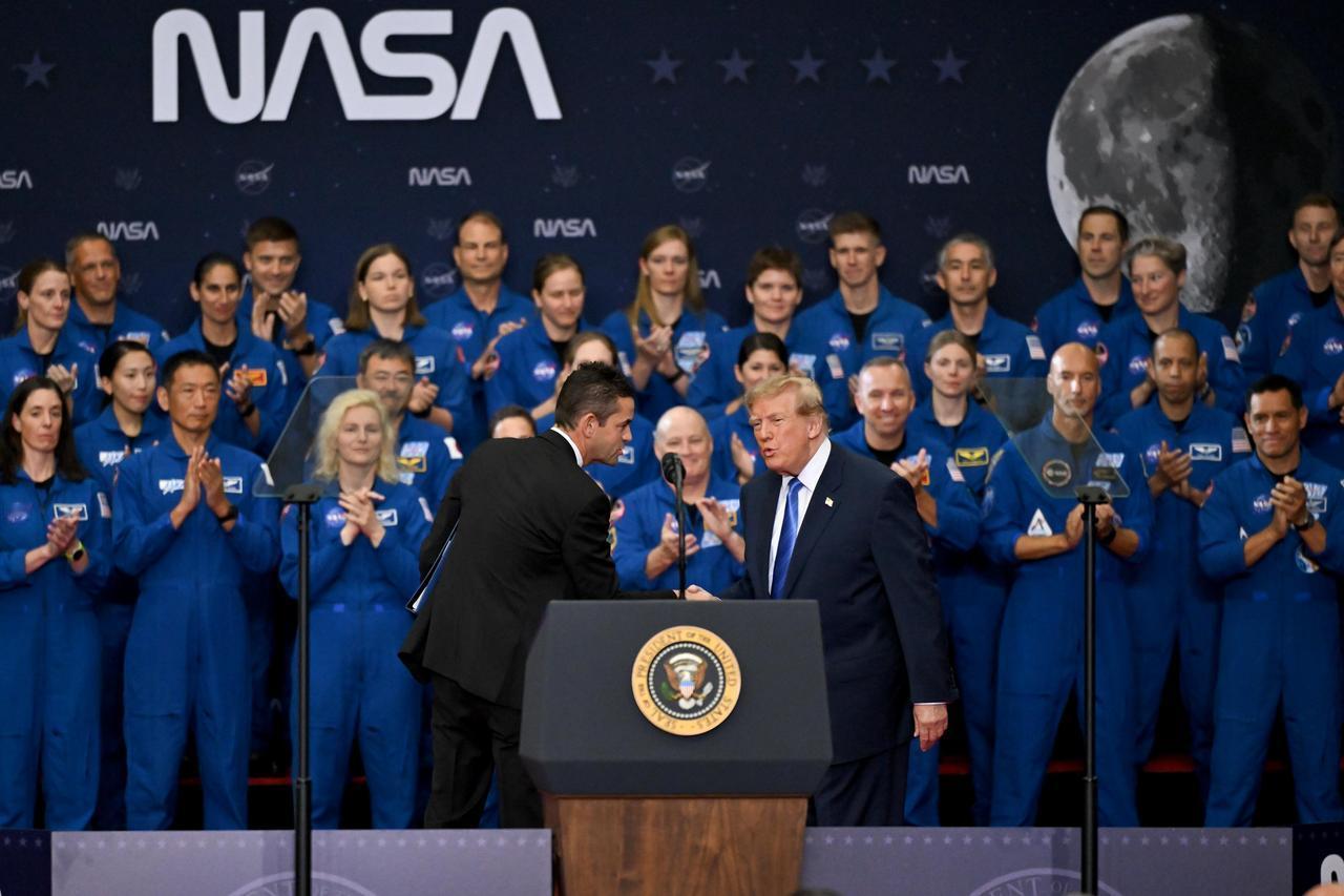 老特亲自为NASA站台，一方面建设国家级太空学府，持续为航天科技队伍输送人才