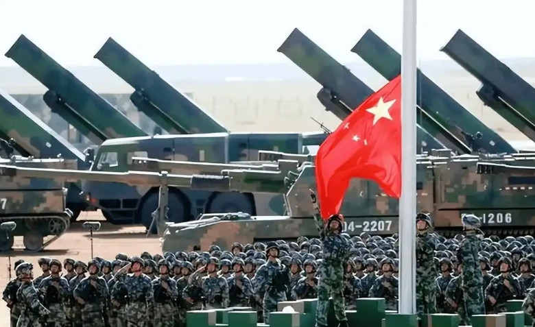 目前中国陆军是不是有点少？这么说吧，中国要是再扩兵，美国国防部就睡不着了，生怕中