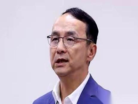 算盘打得噼里啪啦响，结果珠子全崩自己脸上了。这事儿，你说逗不逗。总有那么些人