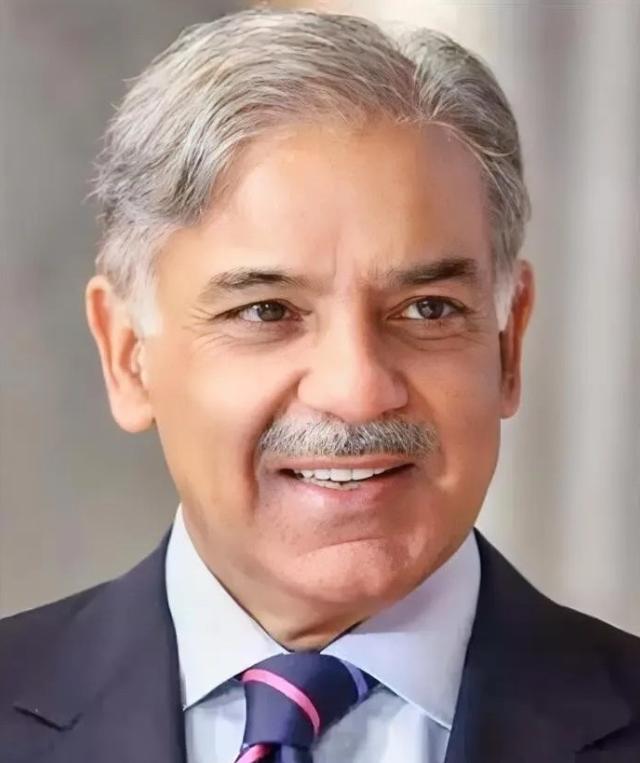 巴基斯坦传来消息！4月18日，巴基斯坦总理办公室发声明，把柴油价格直接往下砸了