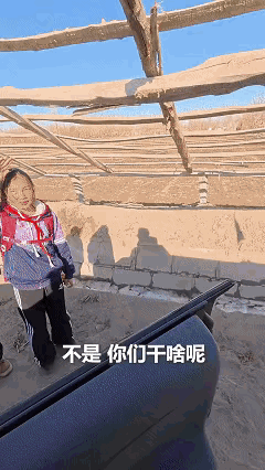 不得不承认，新疆爱国教育做的是真的好！一位博主在新疆和田街头，遭遇了这辈子最“