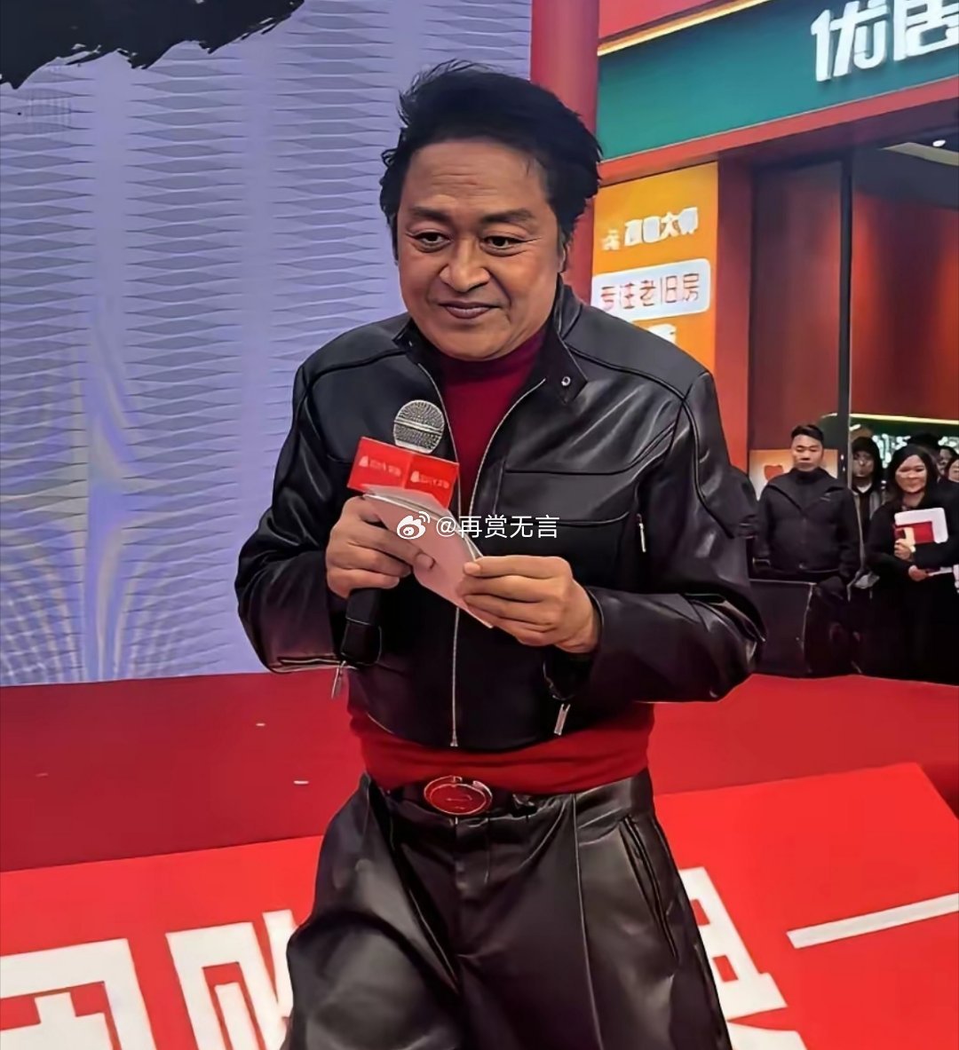 这么大咖位的明星，居然沦落到去小县城接商演，我猜一场仅15来万元左右，真是太心疼