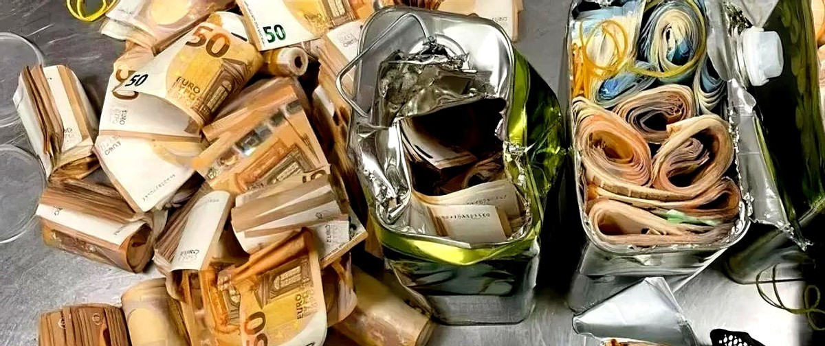 机场现金大查获，招数再多也难逃哎呀妈呀，你绝对想不到现在
