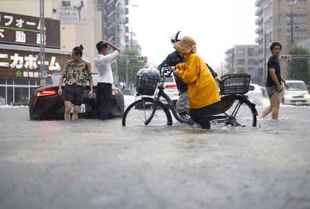 日本办砸了亚运会，全世界怎么都哑巴了？？说实话，要是换个地方办赛，赛场积水耽误别